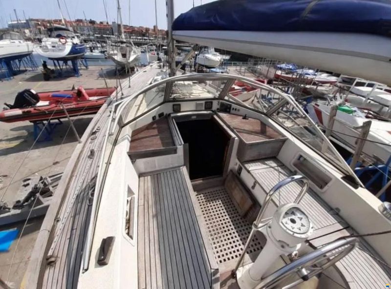 Hallberg-Rassy 352