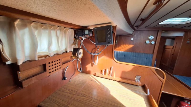 Hallberg-Rassy 352
