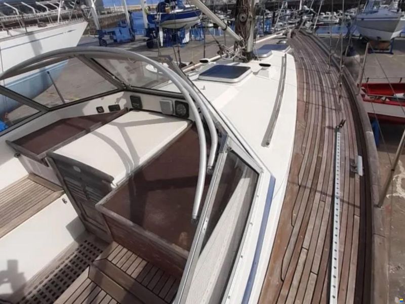 Hallberg-Rassy 352