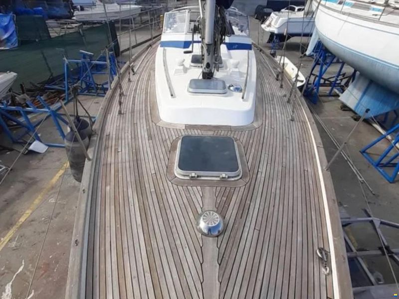 Hallberg-Rassy 352