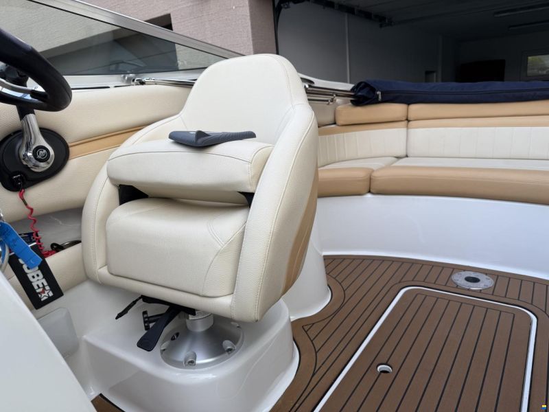 Europe Marine Viper 243