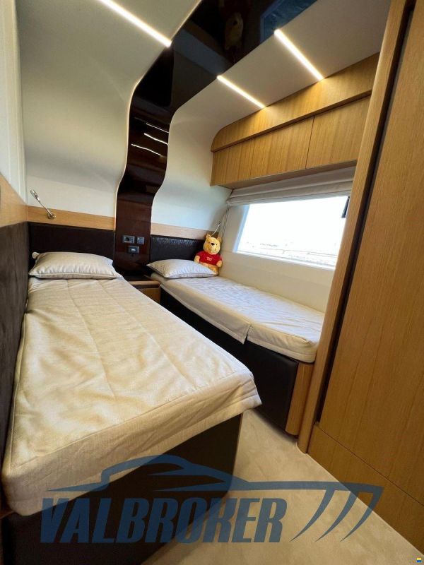 Galeon 680 FLY