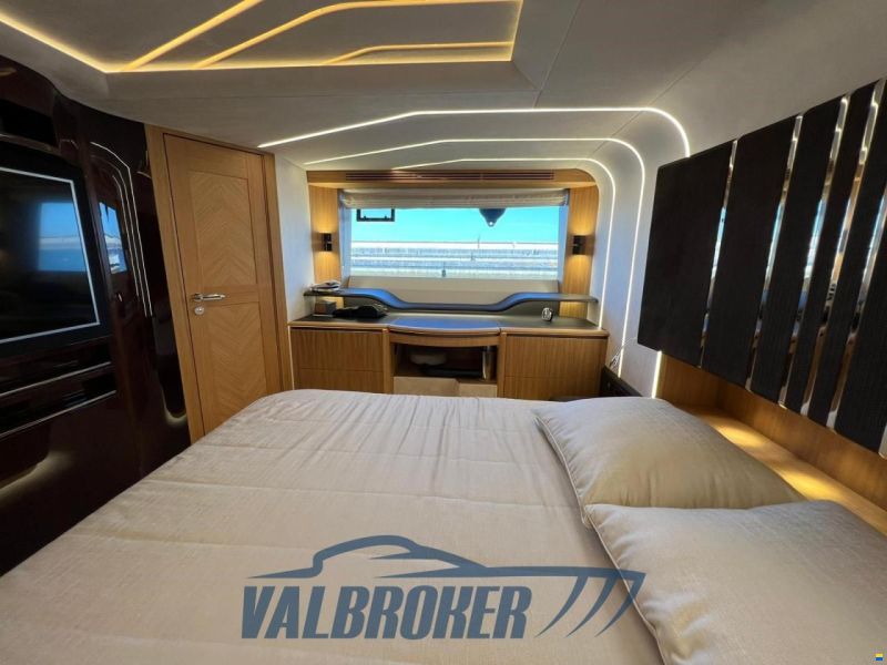 Galeon 680 FLY