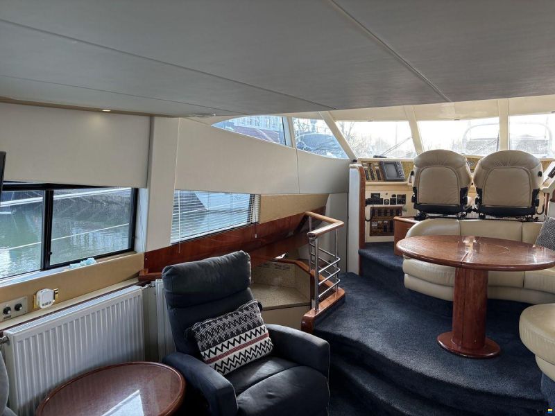 Fairline Squadron 52