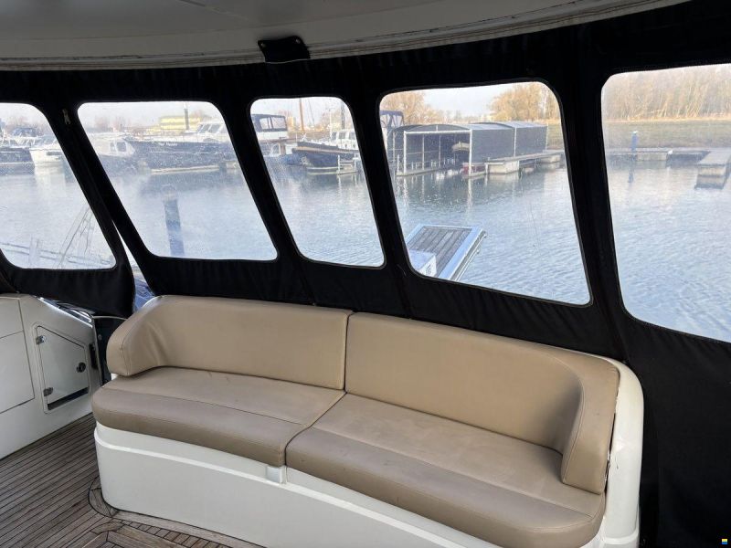 Fairline Squadron 52