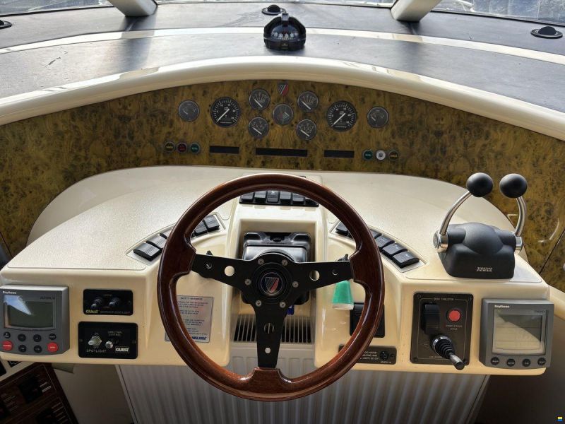 Fairline Squadron 52