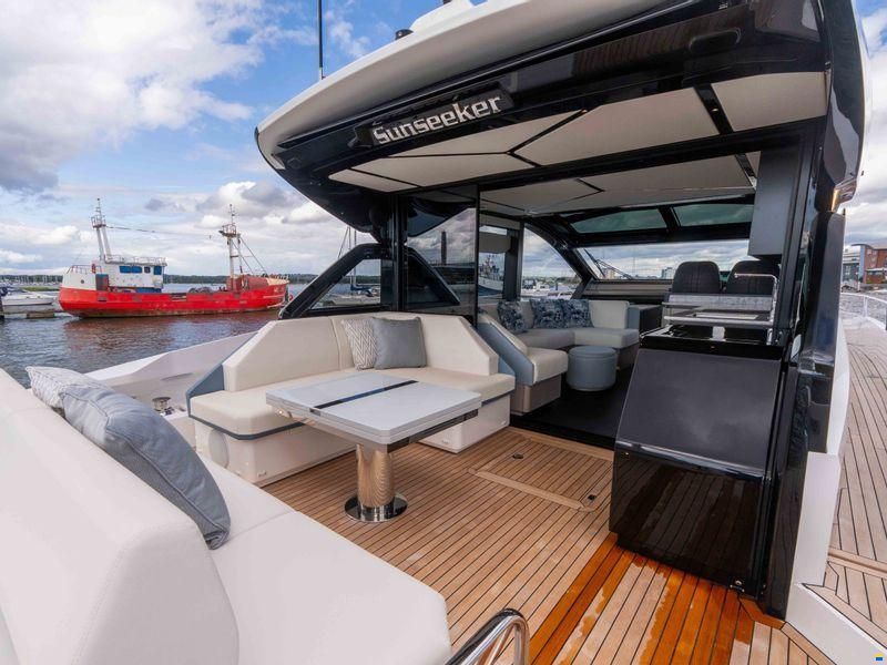 Sunseeker Predator 55