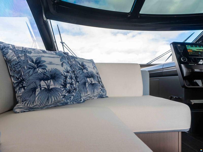 Sunseeker Predator 55