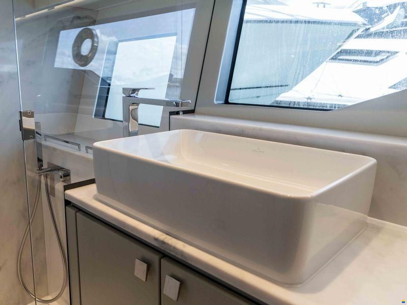 Sunseeker Predator 55