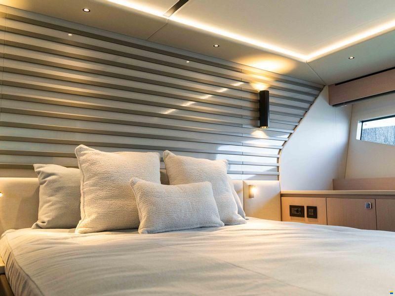 Sunseeker Predator 55