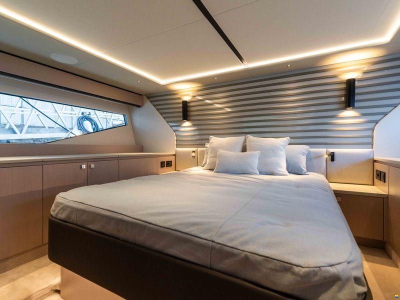 Sunseeker Predator 55