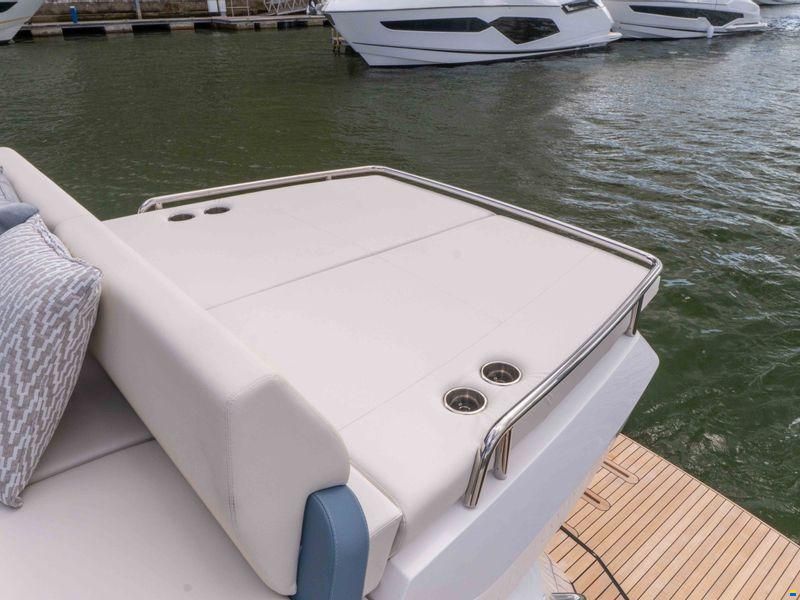 Sunseeker Predator 55