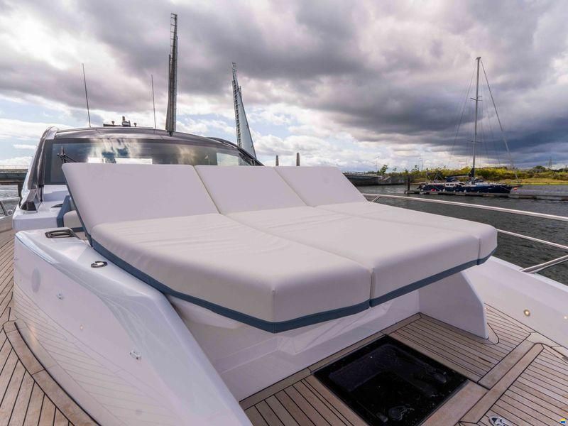 Sunseeker Predator 55