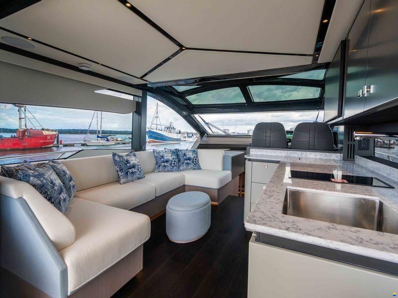 Sunseeker Predator 55
