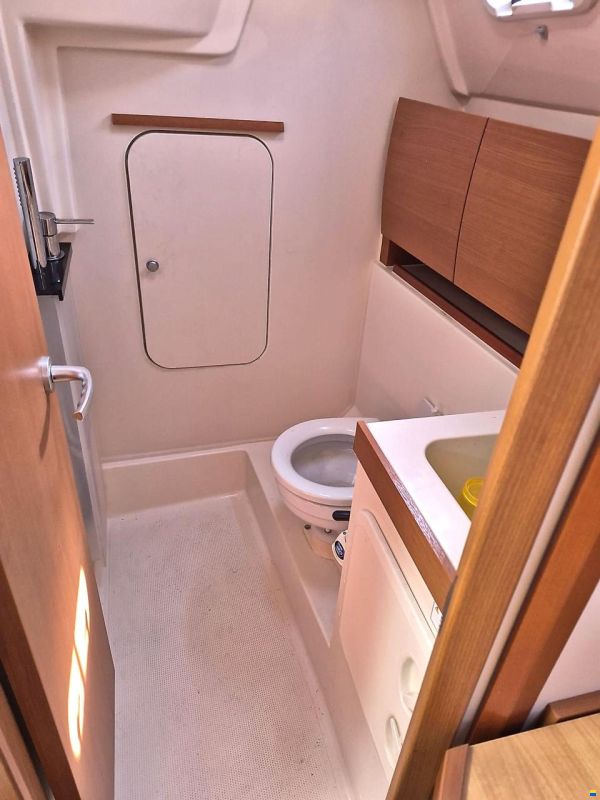 Hanse 325