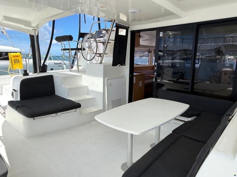 Lagoon 42