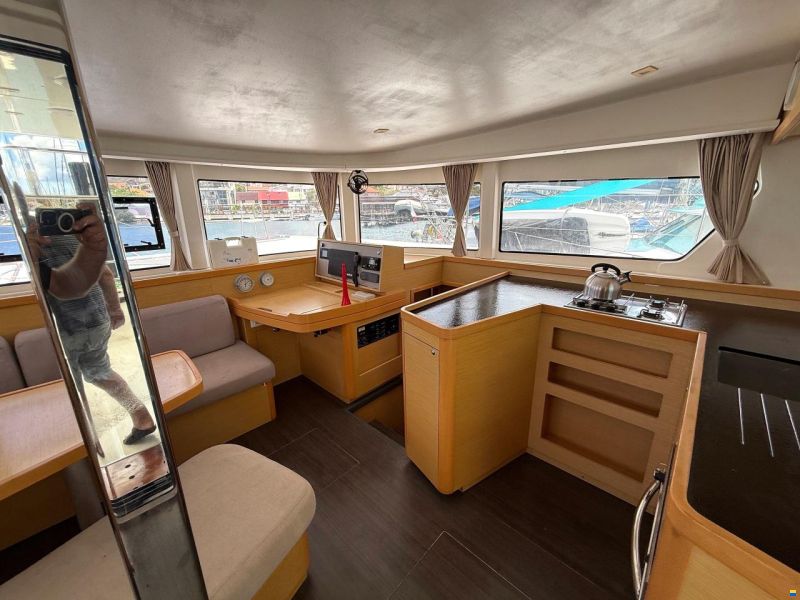 Lagoon 42