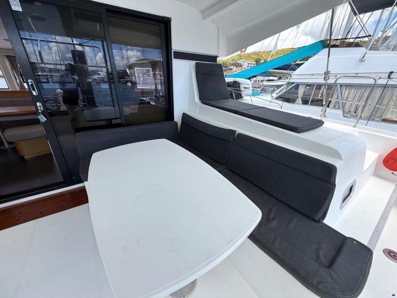 Lagoon 42