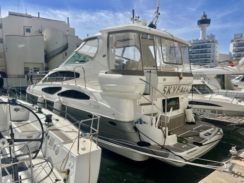 Cruiser Yachts 405 Express Motoryachts