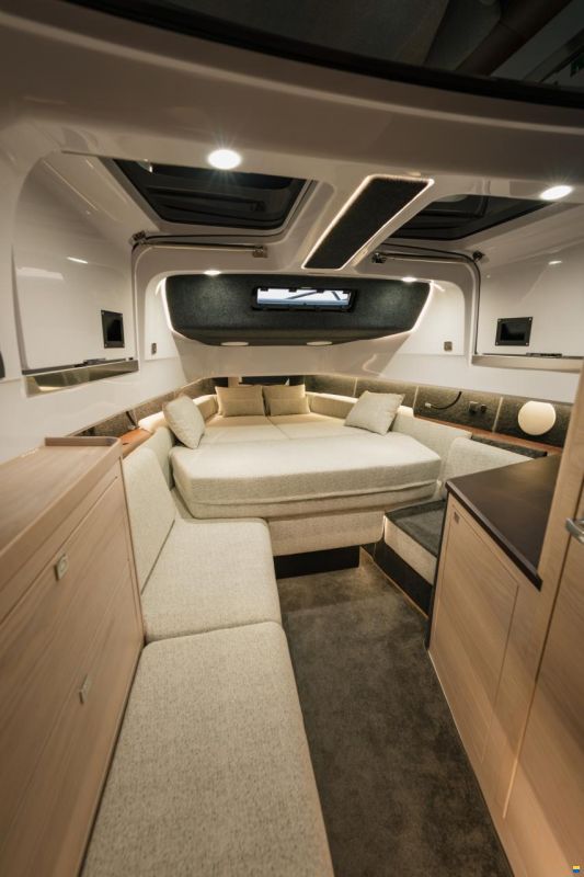 Axopar 45 Cross Cabin