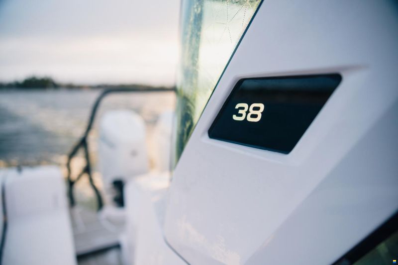 Axopar 38 Cross Cabin