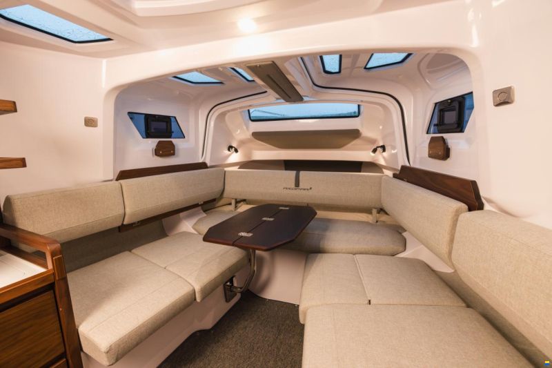 Axopar 38 Cross Cabin