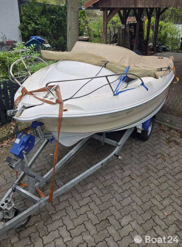 Quicksilver 470 Cabin