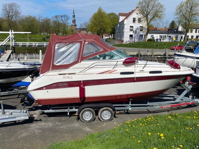 Sea Ray SUNDANCER 230/