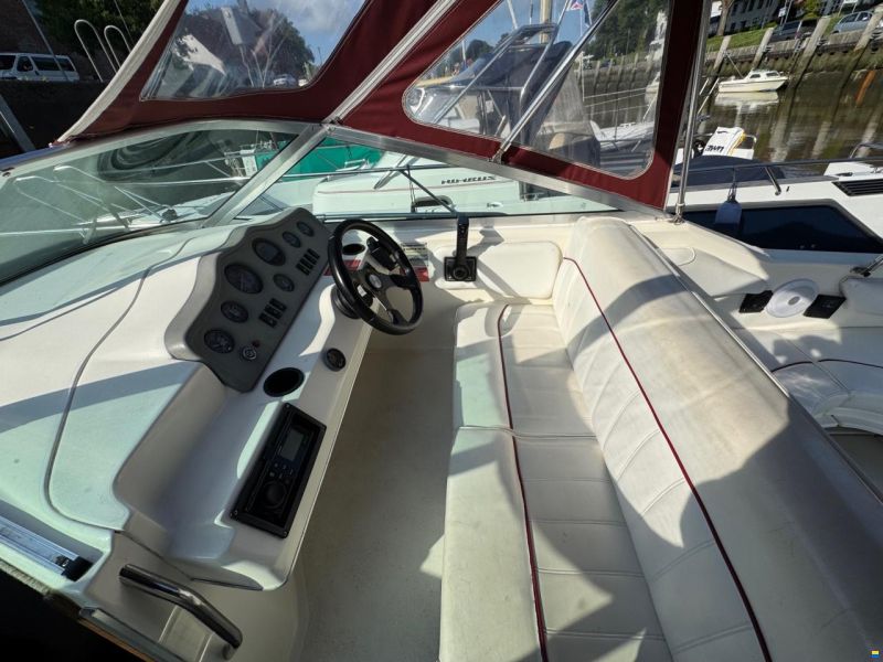 Sea Ray SUNDANCER 230/