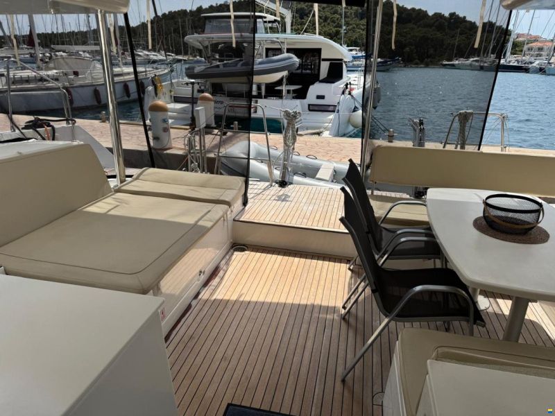 Lagoon 450 (2012)