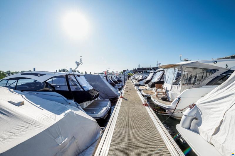 Liegeplatz gesichert beim Neuboot Kauf