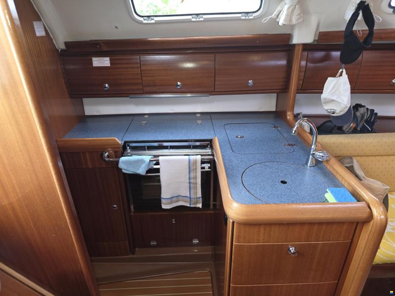 Bavaria 32