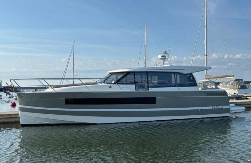 Jeanneau NC14 with new engines