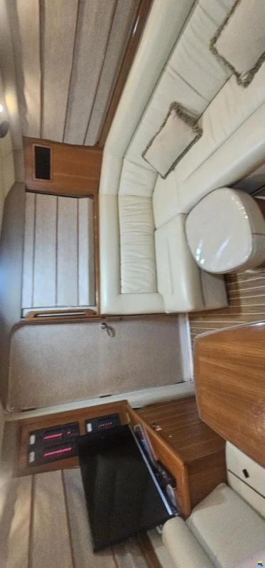 Riviera Flybridge 37