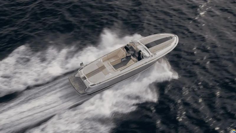 Chris Craft 32 Corsair