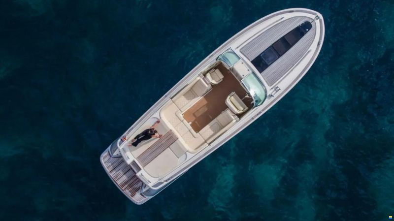 Chris Craft 32 Corsair