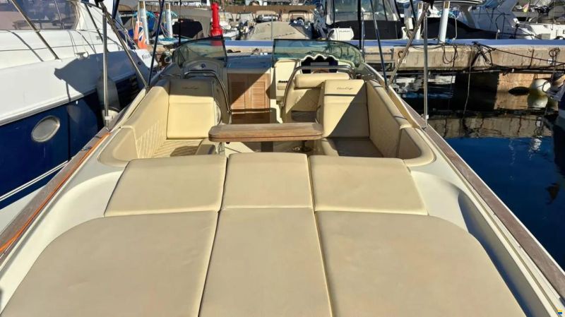 Chris Craft 32 Corsair