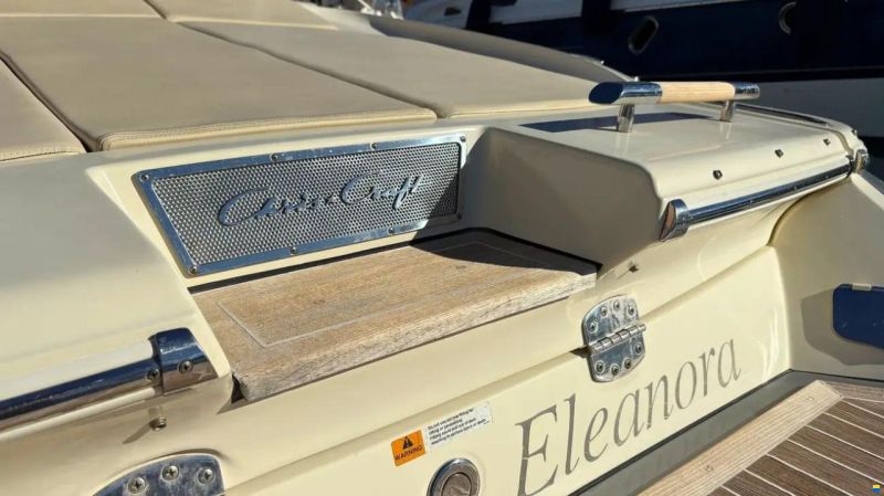 Chris Craft 32 Corsair