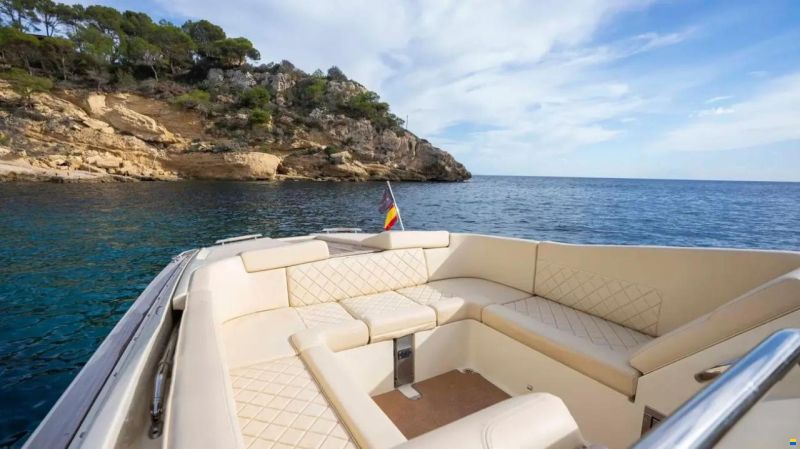 Chris Craft 32 Corsair