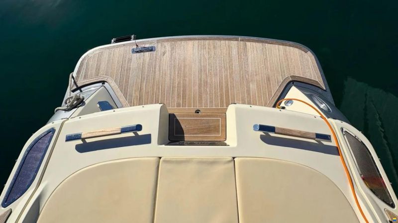 Chris Craft 32 Corsair