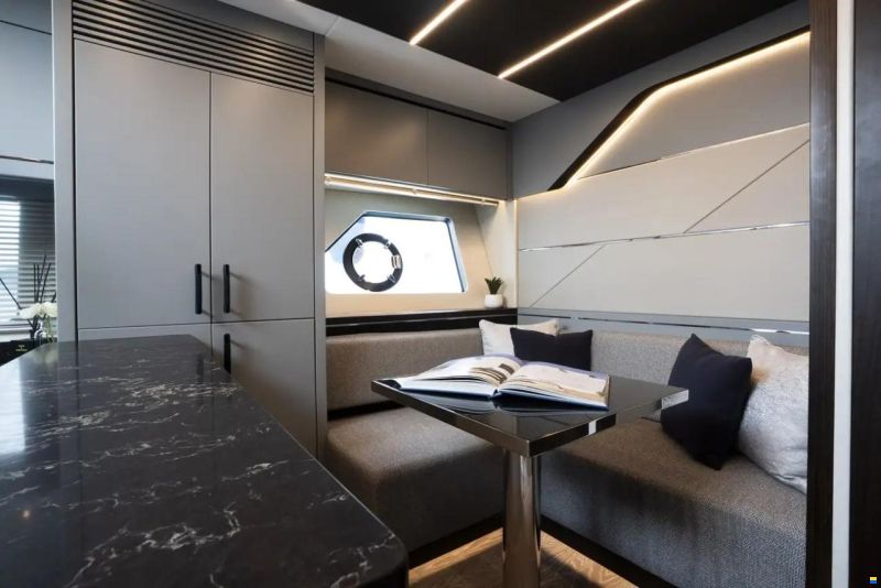 Sunseeker Predator 74 Xps