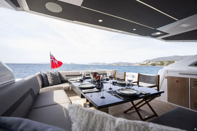 Sunseeker Predator 74 Xps