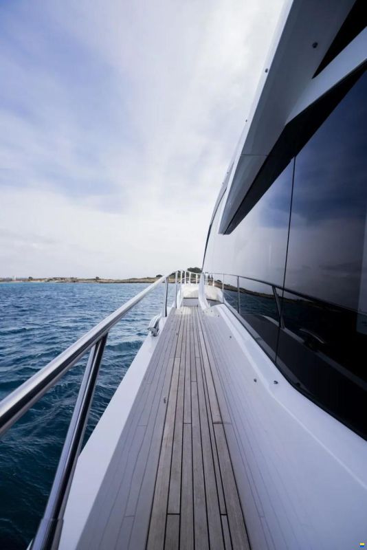 Sunseeker Predator 74 Xps