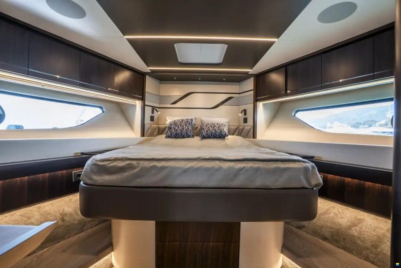 Sunseeker Predator 74 Xps