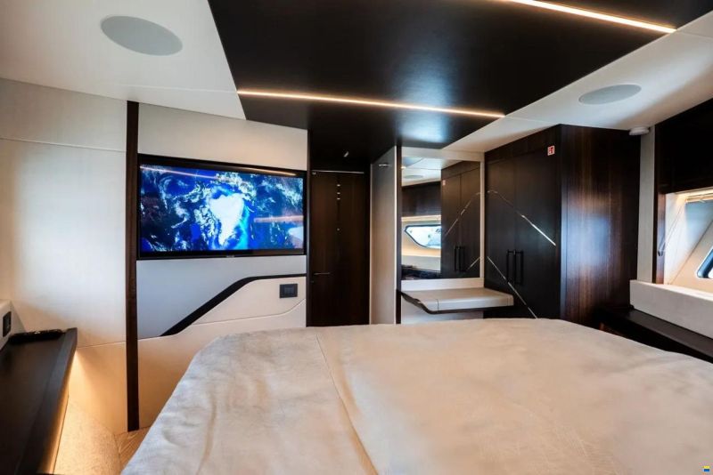 Sunseeker Predator 74 Xps