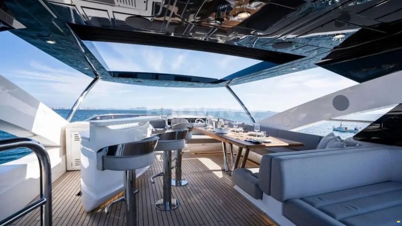 Sunseeker 86 Yacht