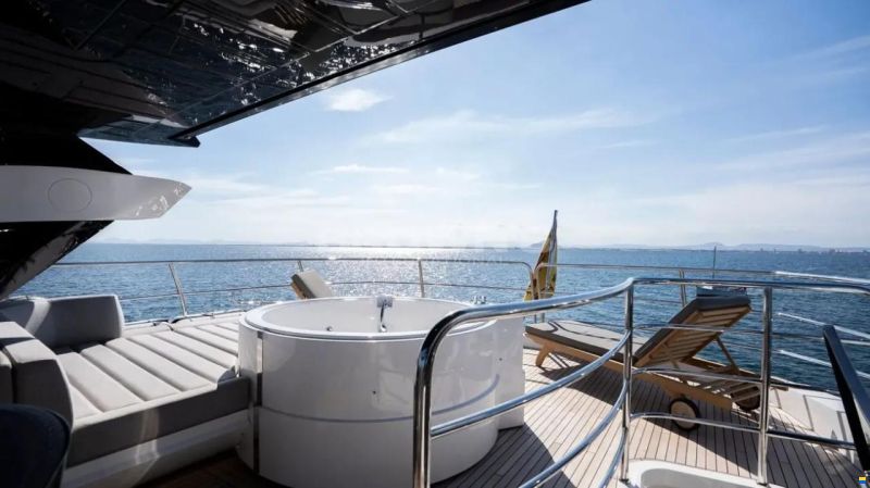 Sunseeker 86 Yacht