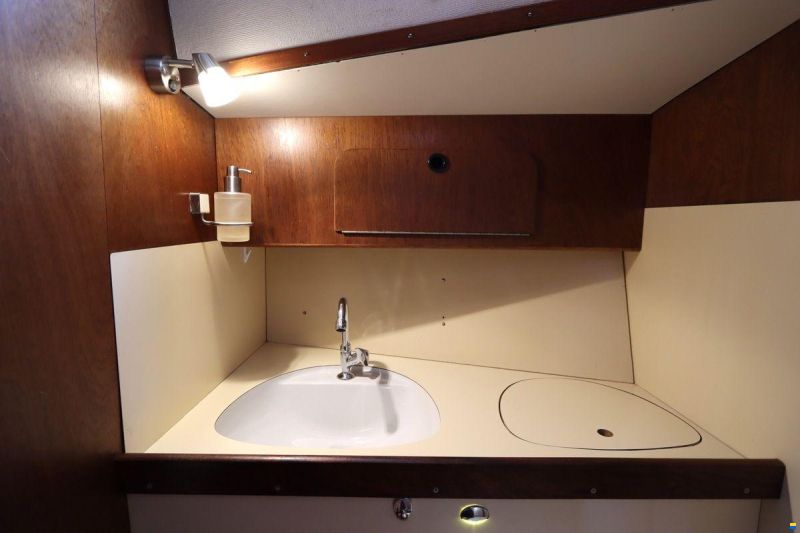 Koopmans 33 Deck Salon