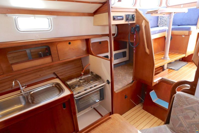 Koopmans 33 Deck Salon