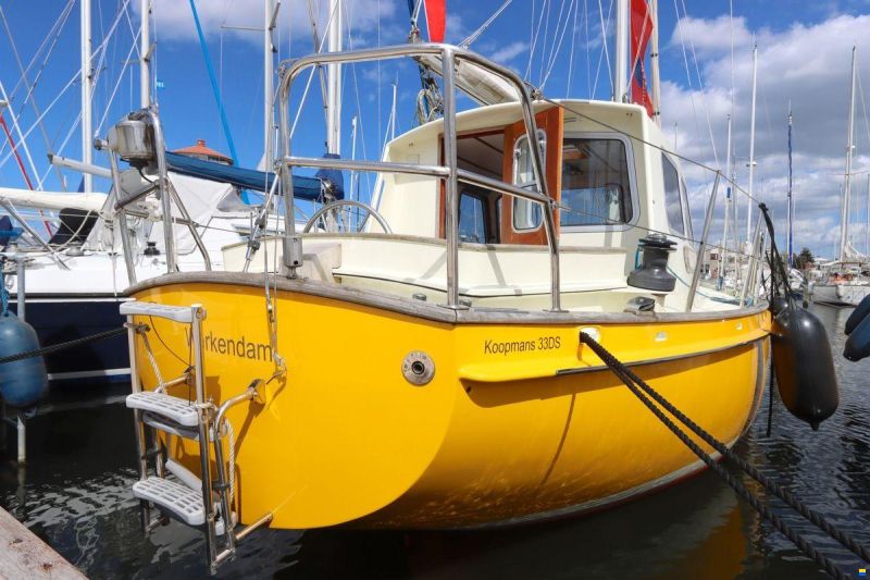Koopmans 33 Deck Salon